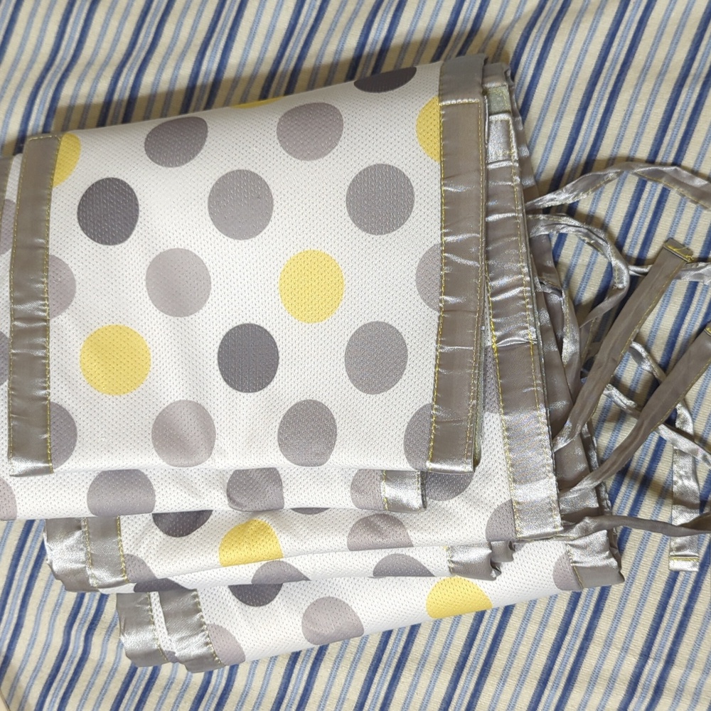 Breathable Mesh/padded crib liner